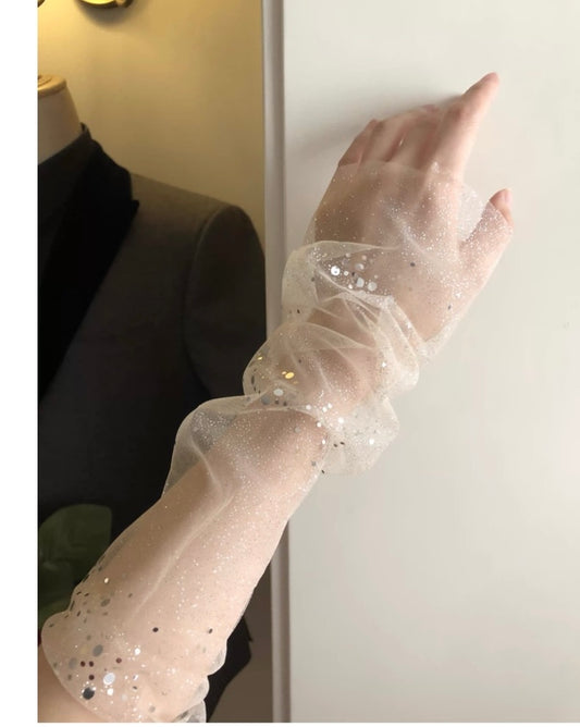 Bride's wedding dress gloves